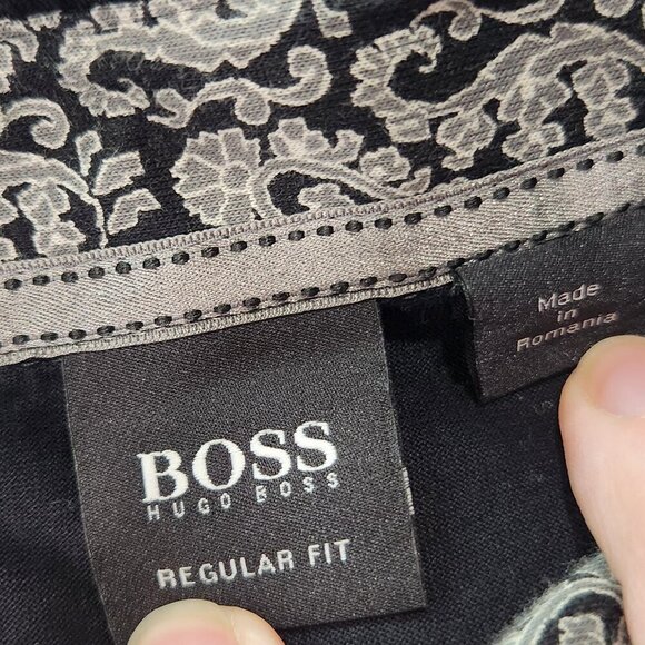 Hugo Boss Men's Black Button Down XXL
Lot N - Picture 7 of 7